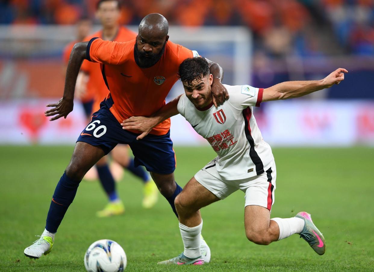 成都蓉城迎德国杯关键赛；今晨篮板制胜；管理层满意；控场能力受关注的简单介绍